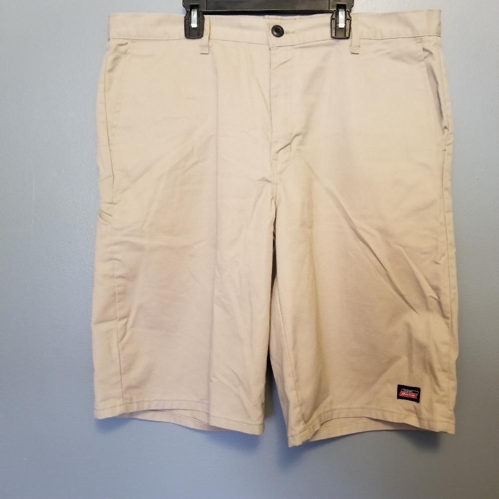 Dickies chino khaki shorts size 38